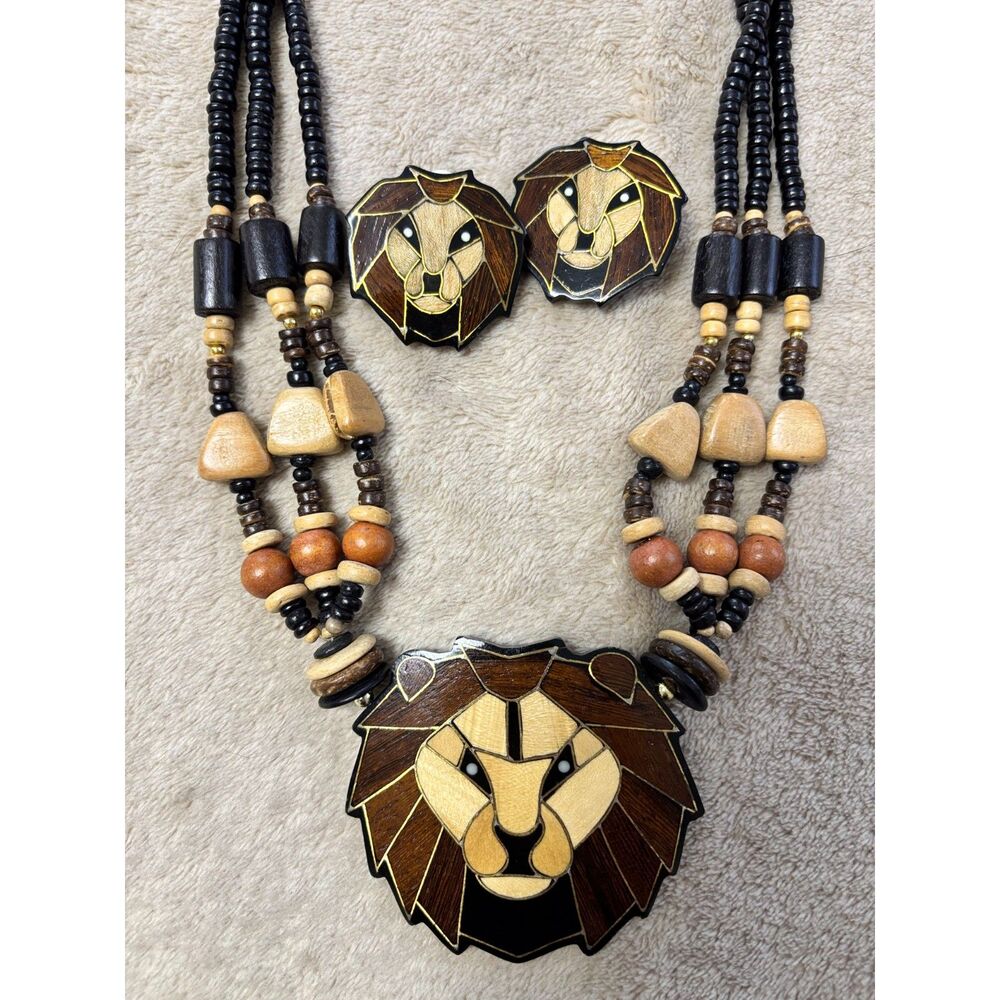 Lee Sands Lion and Earrings Set